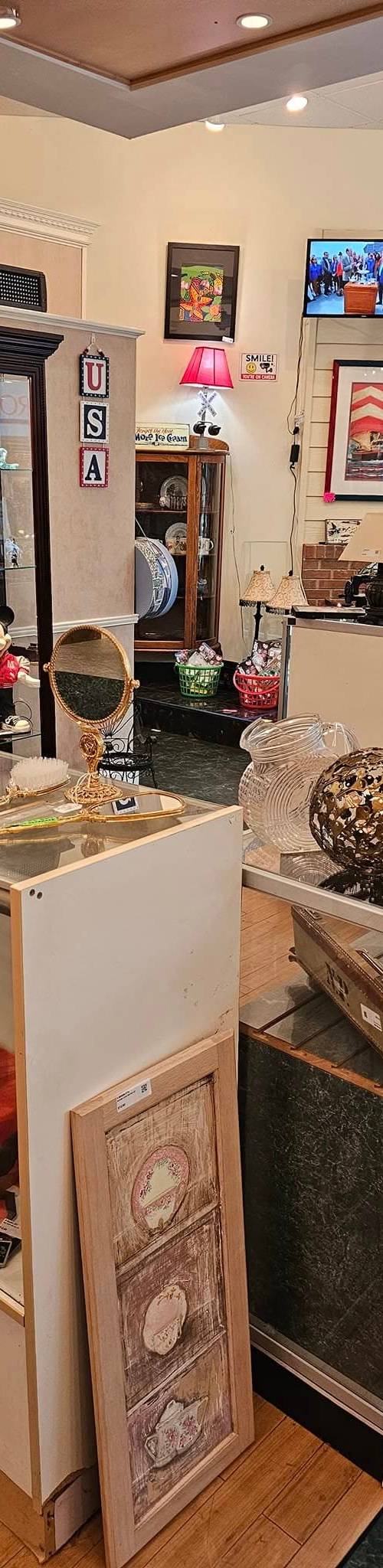 Antique Emporium gallery photo 6